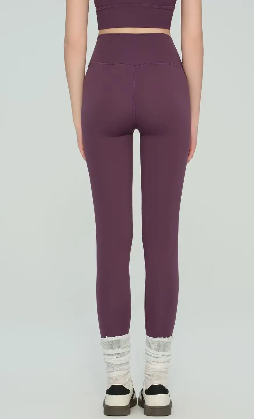 Hochgeschnittene, Po-formende Yoga-Leggings mit Pfirsich-Po-Effekt, nahtlos, hautnah, plus Samt, verdickt, bauchkontrollierend, Sport-Leggings – Detail 4