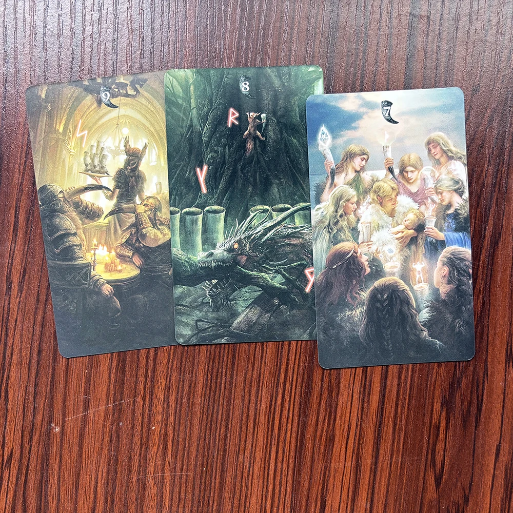 Mazzo di tarocchi rune in russo |   Carte da divinazione della mitologia nordica scura |   Set da 78 carte con guida PDF |   Arte vichinga mistica