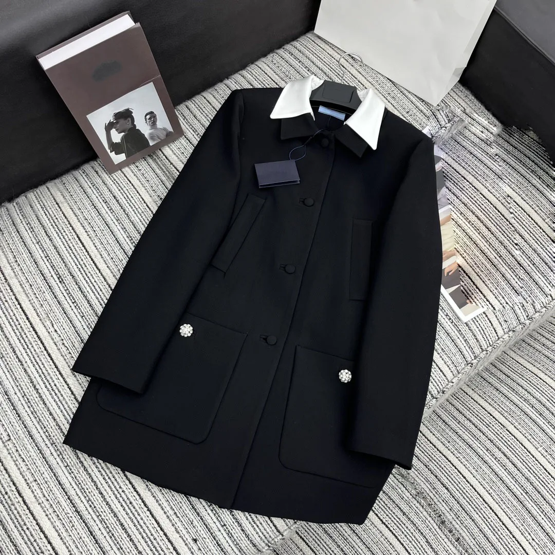 

Women's ClothingEarly spring new style black long-sleeved suit jacket with lapel, rhinestone button design, acetate fabric