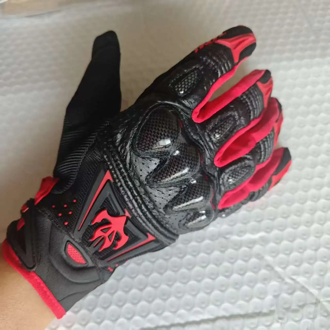 

FASTGOOSE летние легкие мотоциклетные перчатки для мужчин и женщин, дышащие сенсорные перчатки из углеродистой кожи, защитные перчатки для езды на квадроцикле