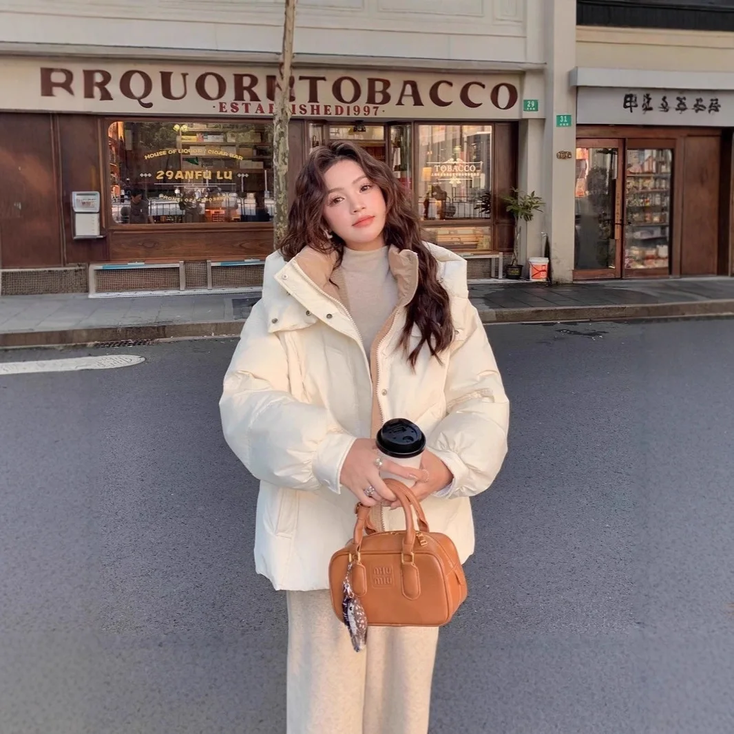 White Short Warm Cotton Clothing for Women's Winter New Item Small Cotton Clothing Warm Thick Coat for Women's Winter Clothing