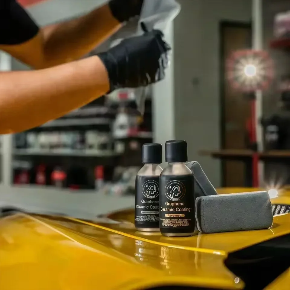 Powłoka ceramiczna z grafenem 10H dla profesjonalistów w zakresie detailingu samochodowego, 9+ lat ochrony, opatentowana technologia UV Glow Advanced.