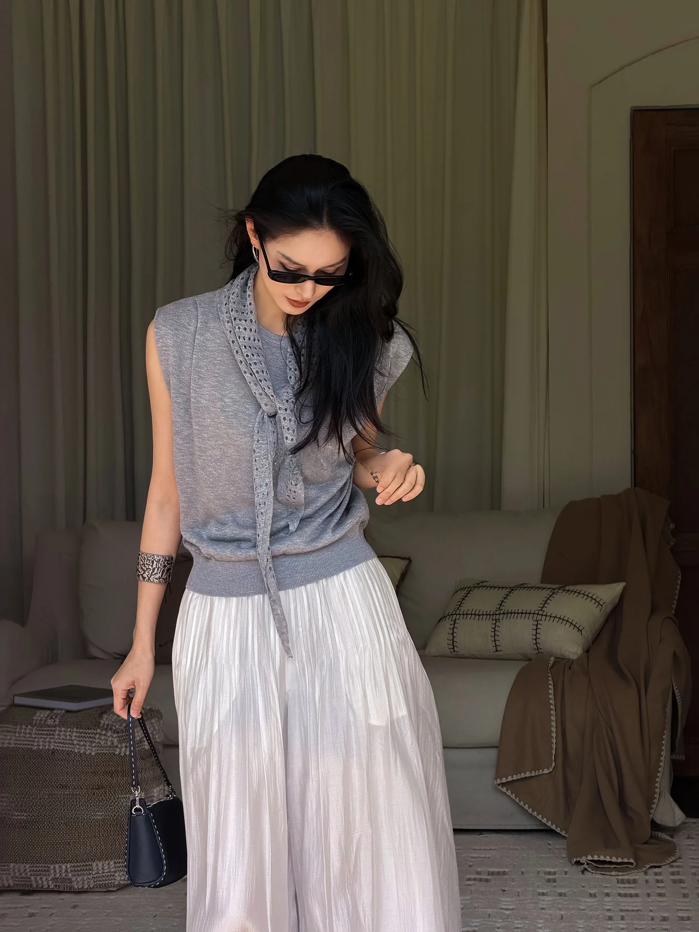 

Повседневный серый укороченный жилет без рукавов с круглым вырезом JIEJI Zhang: весенне-летний, универсальный, модный, с дизайном в виде шарфа, легкий, свободного кроя