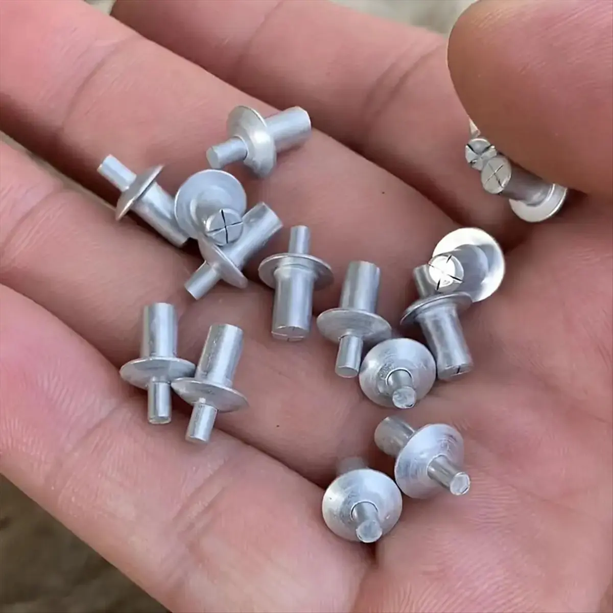 【TODAY-BUY】100PCS Aluminum Alloy Drive Rivets Hammer Drive Expansion Aluminum Nail Head Piercing Rivet Gypsum Board Expansion Na
