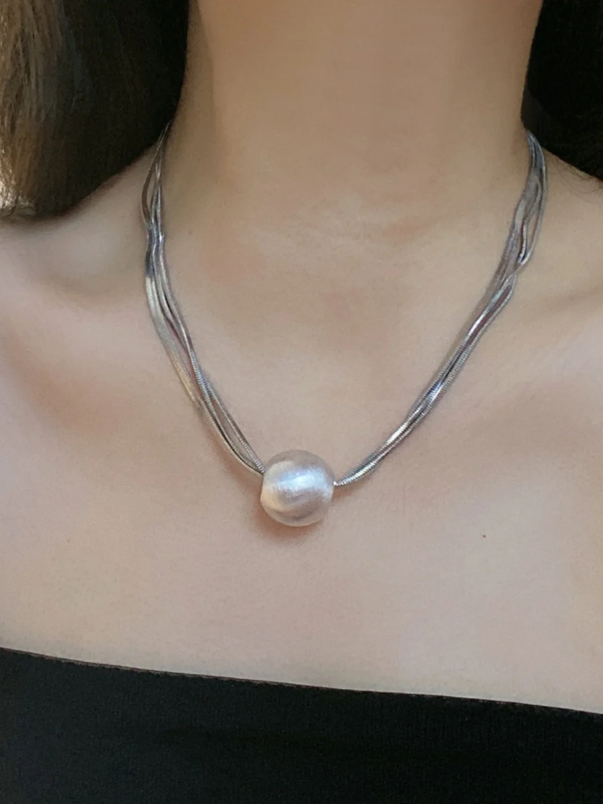 

Versatile Simple Pearl Nelace Multi-Layer Staing Ele High-End Sensation Clavicle Chain Faionable Accory