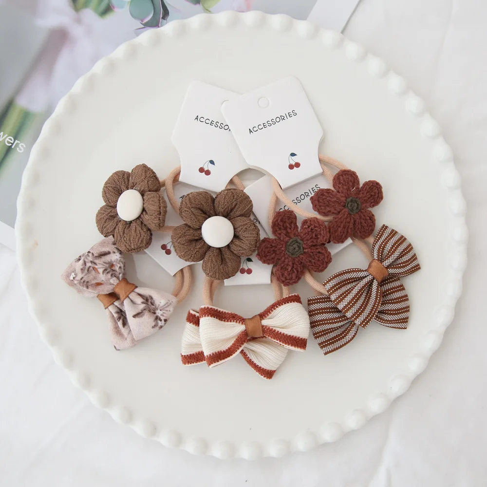 ربطات شعر للأطفال مكونة من 10 قطع من القماش الملون Scrunchies غير قابلة للكسر أربطة شعر مرنة لطيفة للفتيات الصغيرات في المدرسة يوميًا