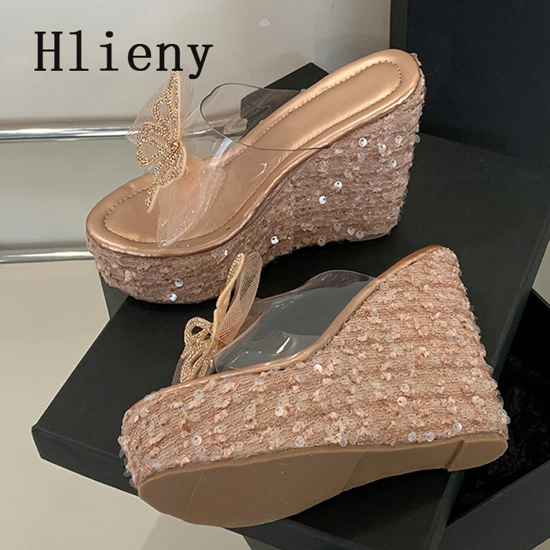 

Модные женские туфли Hlieny на платформе с пайетками, летние прозрачные туфли-бабочки из ПВХ на высоком каблуке, вечерние туфли-лодочки на танкетке, сандалии