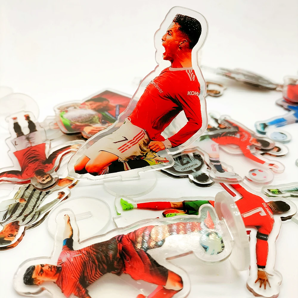 C Ronaldo Classic Moment Kneel Down and Slide Roar Acrylic Sculpture Crafts Bookshelf Wine Cabinet Ornament Soccer Souvenir 1Pcs