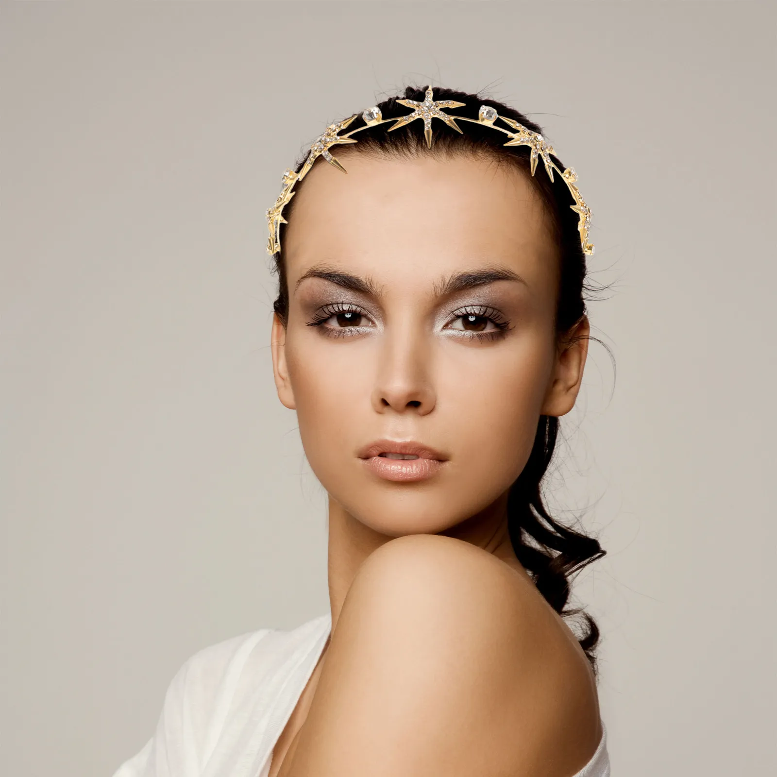 

Свадебный головной убор Star Bridal: Золотистая повязка для волос со стразами, элегантная заколка-звезда с пятью лучами, свадебное украшение для волос