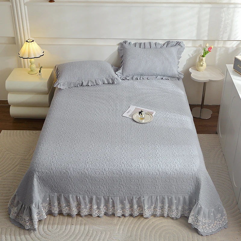 Simple Pure Color Bedspread Queen Size Bed Cover - Soft and Thick Bed Linen for Home Bedroom (No Pillowcase)