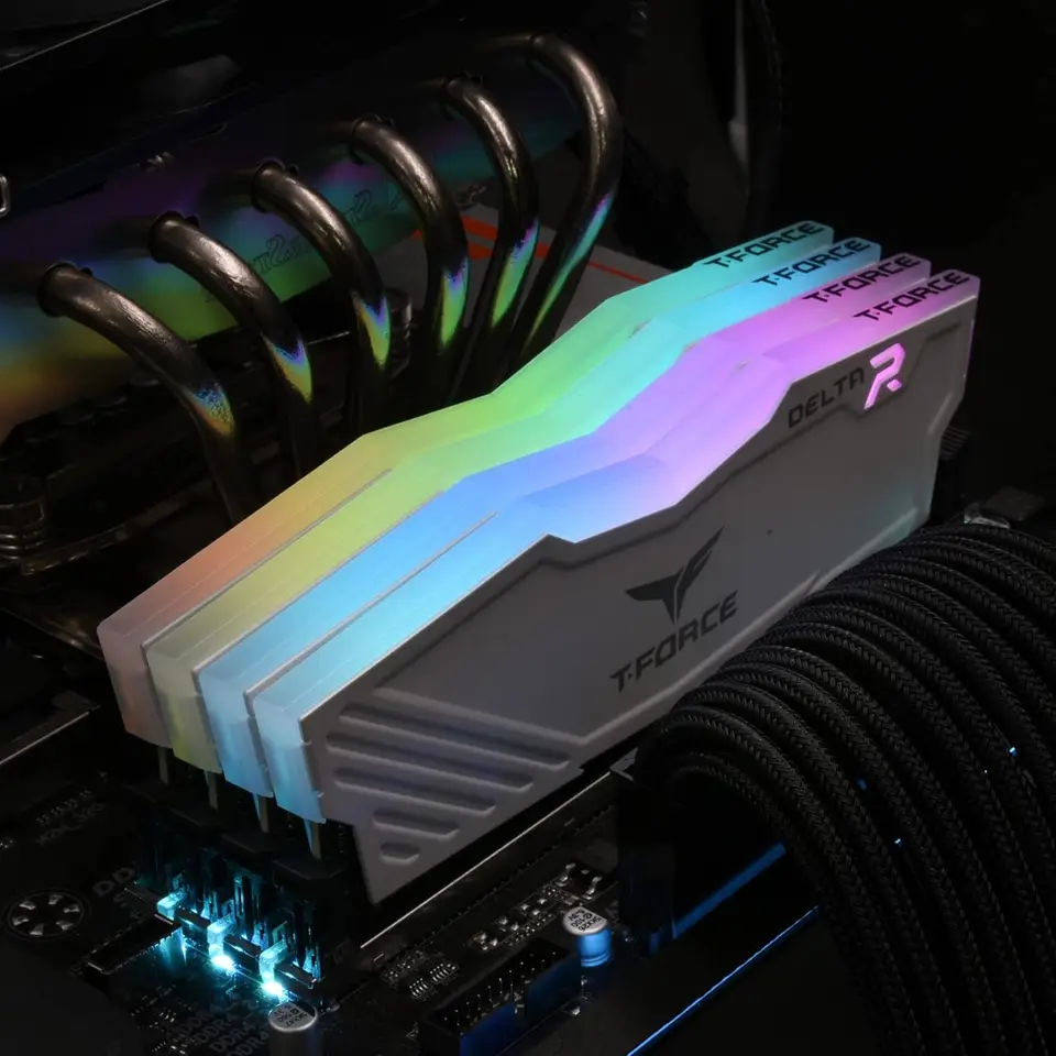 TEAMGROUP T-Force Delta RGB DDR4 8GB 16GB 3200MHz CL16 / 8GB 16GB