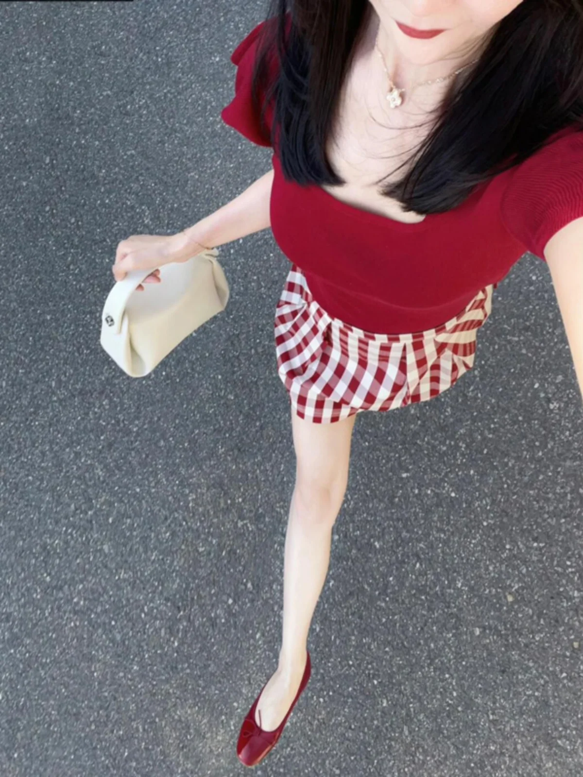 

Fashionable Knitted Dopaamine Red Top And Plaid Skirt Set Short Sleeve Comfortable Cotton Retro Style Two Piece Outfit