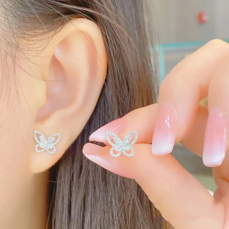 

New Glago version Phantom Butterfly Stud earrings Exaggerated earrings SENLIN