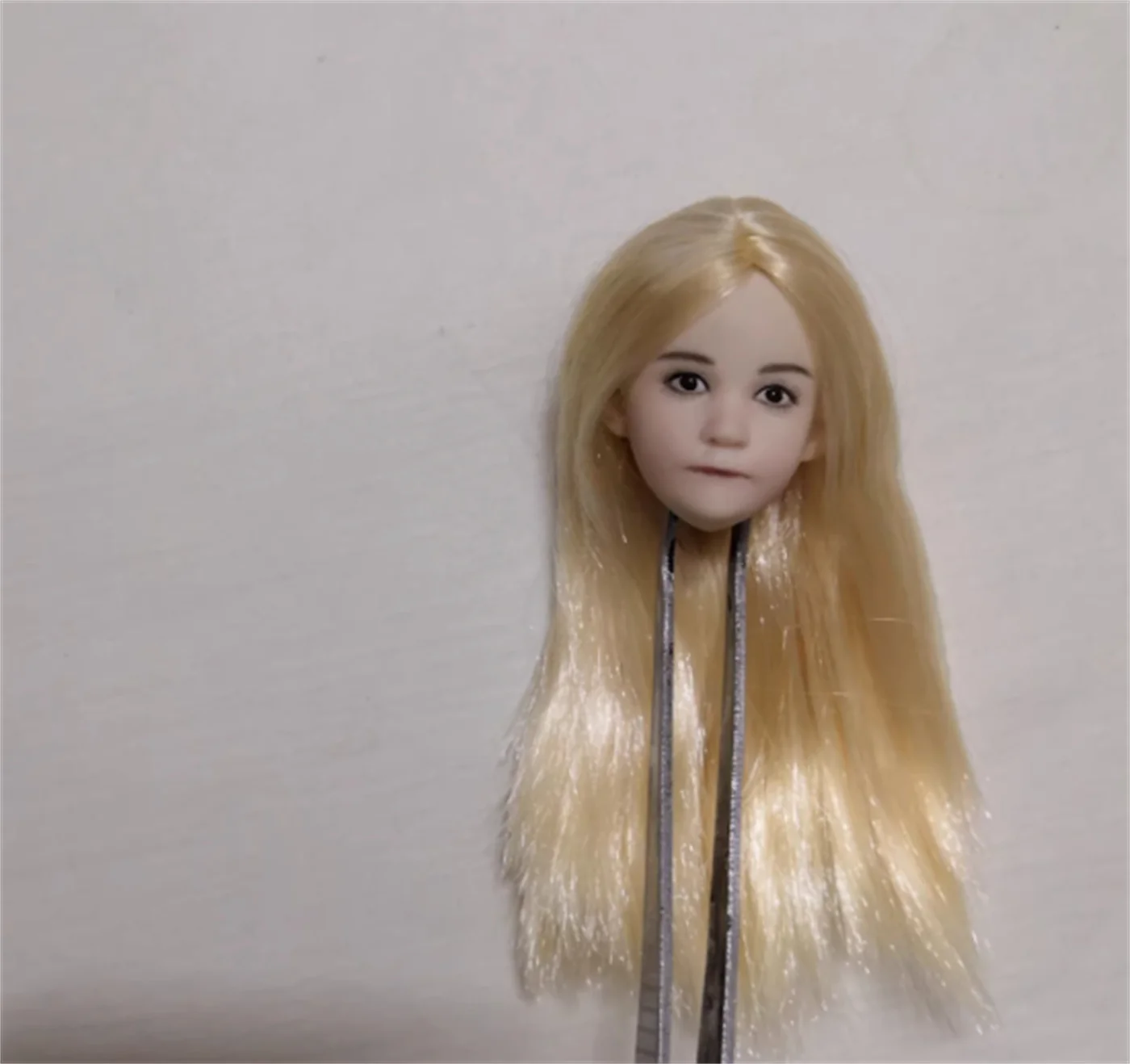 

1/6 Scale Female Head Sculpture Soldier Blonde Kid Girl Expression For 12 inch Phicen Tbleague figure Toys