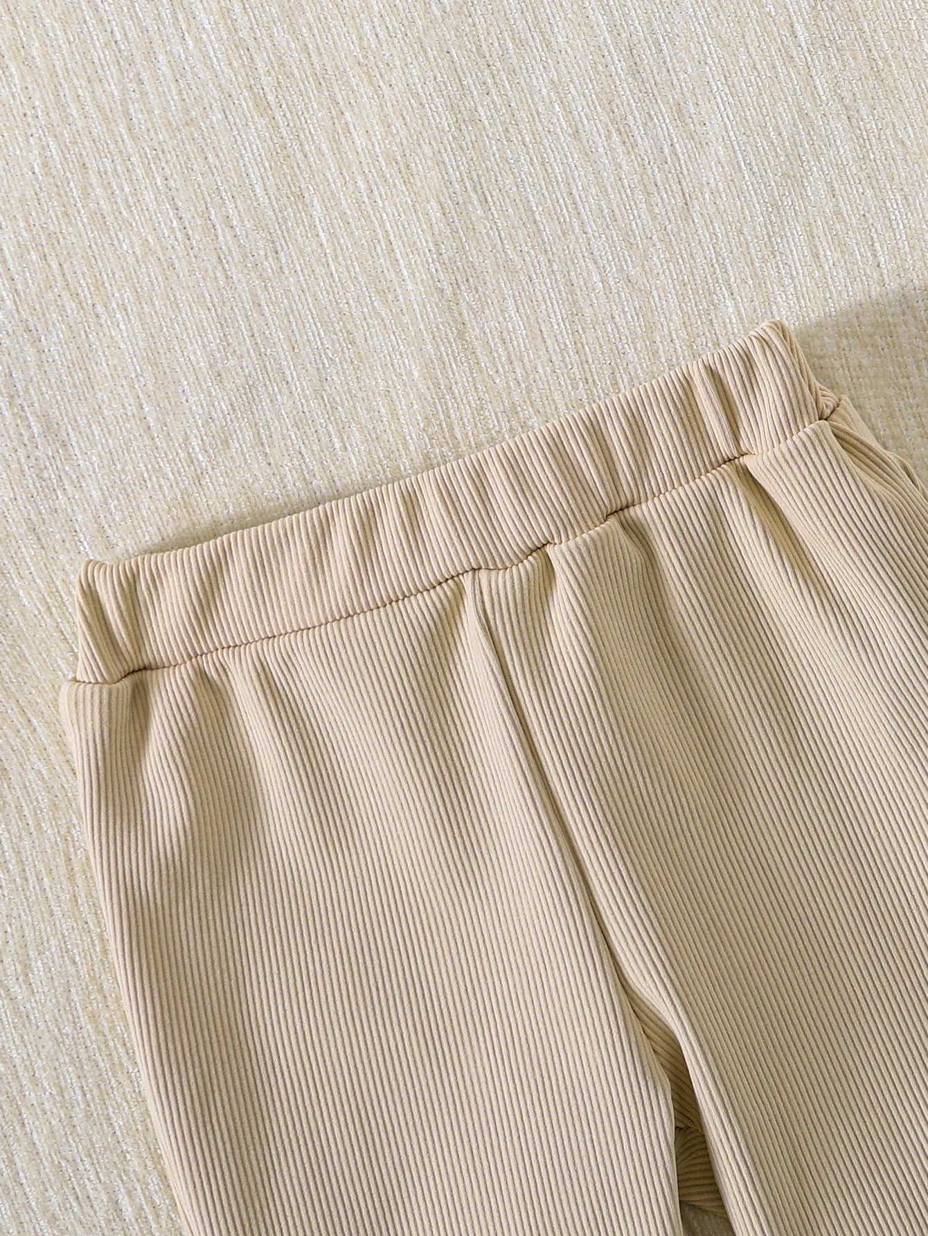 Frühling/Herbst Baby Mädchen (0-4 Jahre) Beige Peter-Pan-Kragen Strickoberteil & Spitzenbesatz-Hose 2-teiliges Set: Weicher Hautfreundlicher Strickstoff, Warm – Detail 4