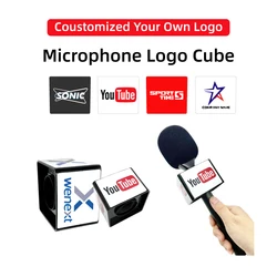 Cubo quadrado com logótipo personalizado de microfone, estação de bandeira de microfone para entrevistas, OEM com o seu próprio logótipo, material ABS superior, suporte para microfone quadrado, estação de bandeira com