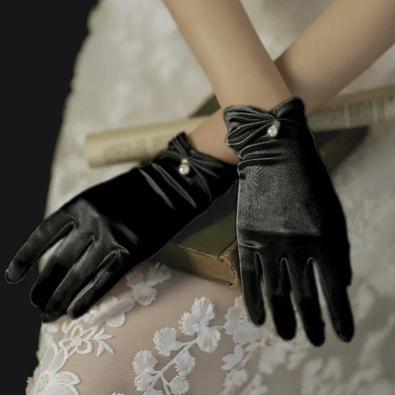 

Атласные свадебные перчатки в стиле ретро, короткие элегантные свадебные перчатки с жемчугом и лепестками, универсальные танцевальные дышащие перчатки для вождения, НОВИНКА