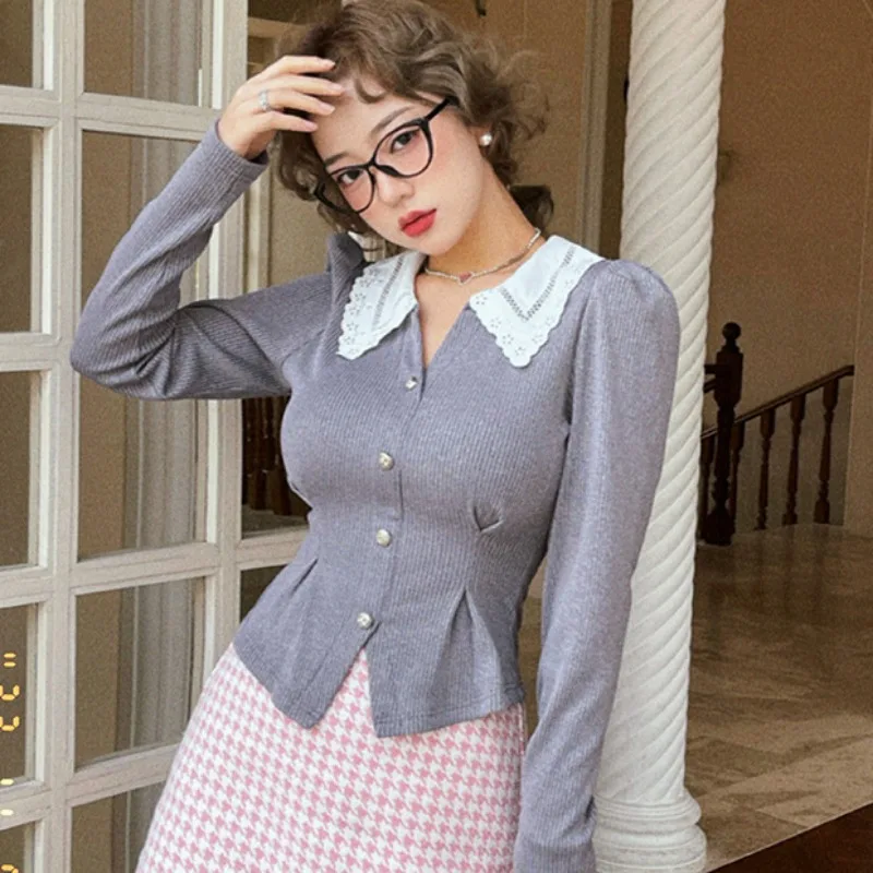 

Women's Age-reducing Sweet Petal Lapel Knitted Cardigan Guaiguai Brand Retro Girl Top Versatile