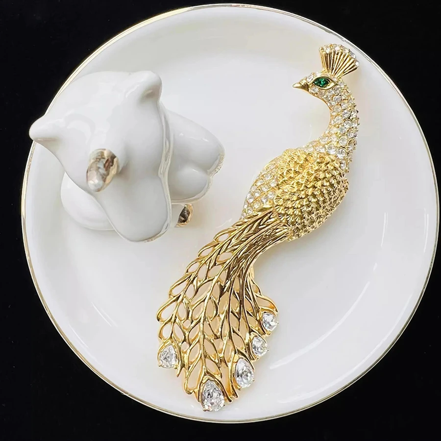 Vintage Brooch Large Size Rhinestone Peacock Corsage Cut-out Smart and Elegant Pins Clothing Pressed Placket Decorate