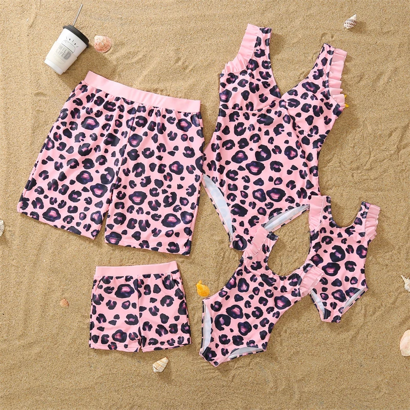 

2026 Leopard Family Matching Swimwear One-Piece Mother Daughter Swimsuit Daddy Mommy and Me Clothes Father Son Swimming Trunks