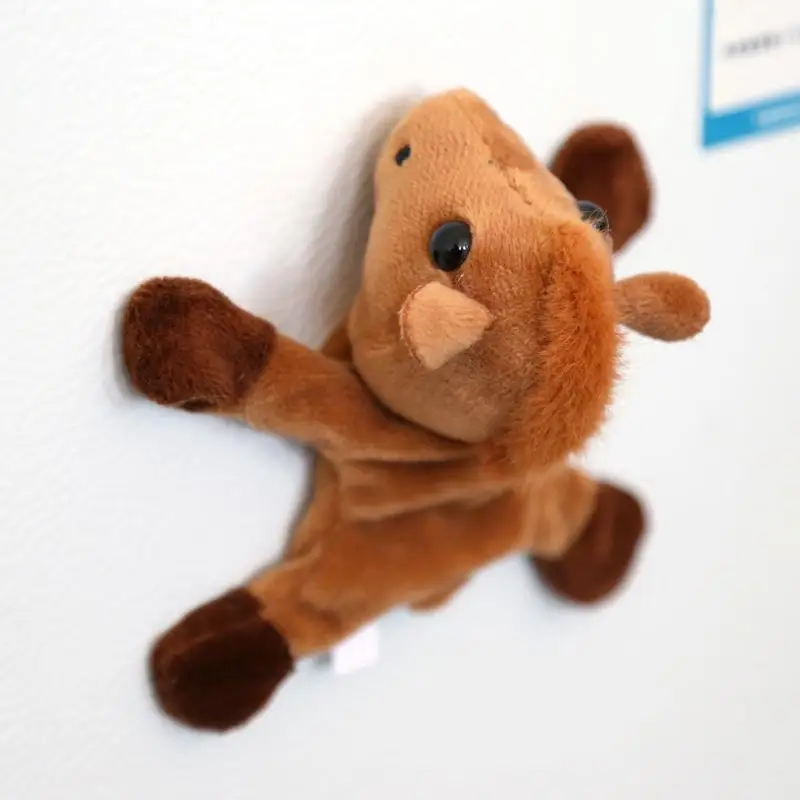 Chaveiro de pelúcia com pingente de mini cavalo atraente - boneca animal realista decoração de bolsa presente especial de aniversário infantil.