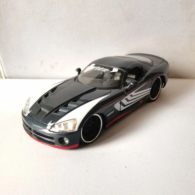 

Jada масштаб 1:24 сплав 2008 Viper SRT10 Venom суперкар миниатюрный игрушечный автомобиль моделирование литья под давлением классическая модель сувенир дисплей подарки