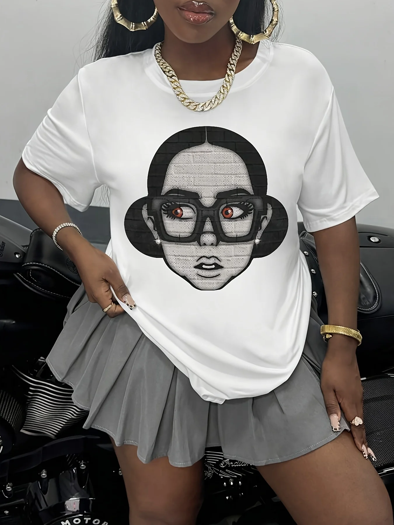 

Y2K-Inspired Women'S T-Shirt with Unique Graphic Print - Casual Crew Neck, Short Sleeve, Machine Washable