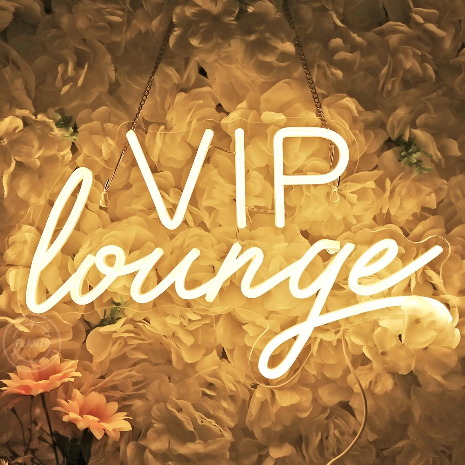 VIP Lounge Neon Sign USB Powered LED Light for Hotel Pub Cafe Salon Nightclub Wedding Party Wall Decor Commercial Business Sign