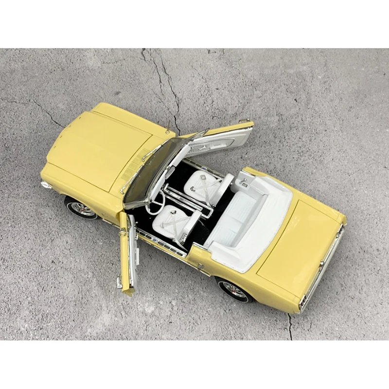 ダイキャスト 1/18スケール 1965年式 マスタング 4.6 コンバーチブル 合金製 シミュレーションカーモデル コレクション 装飾 ギフト 静態ディスプレイ