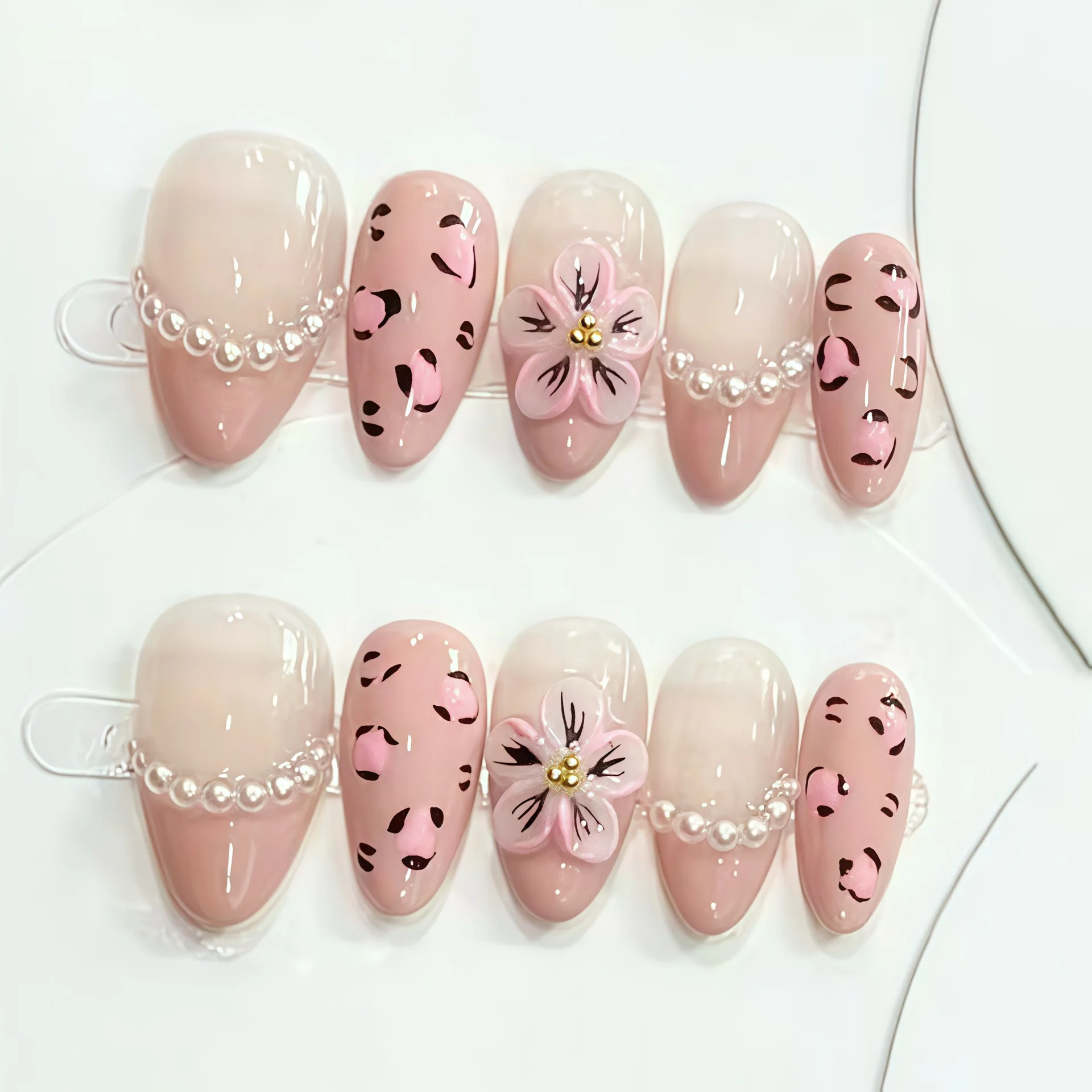 10Pcs Handmade Pink Pearl Leopard Print Girly 3D Gel-Coated Short Apricot Press-On Nails Perfect Gifting for Girls and Friends