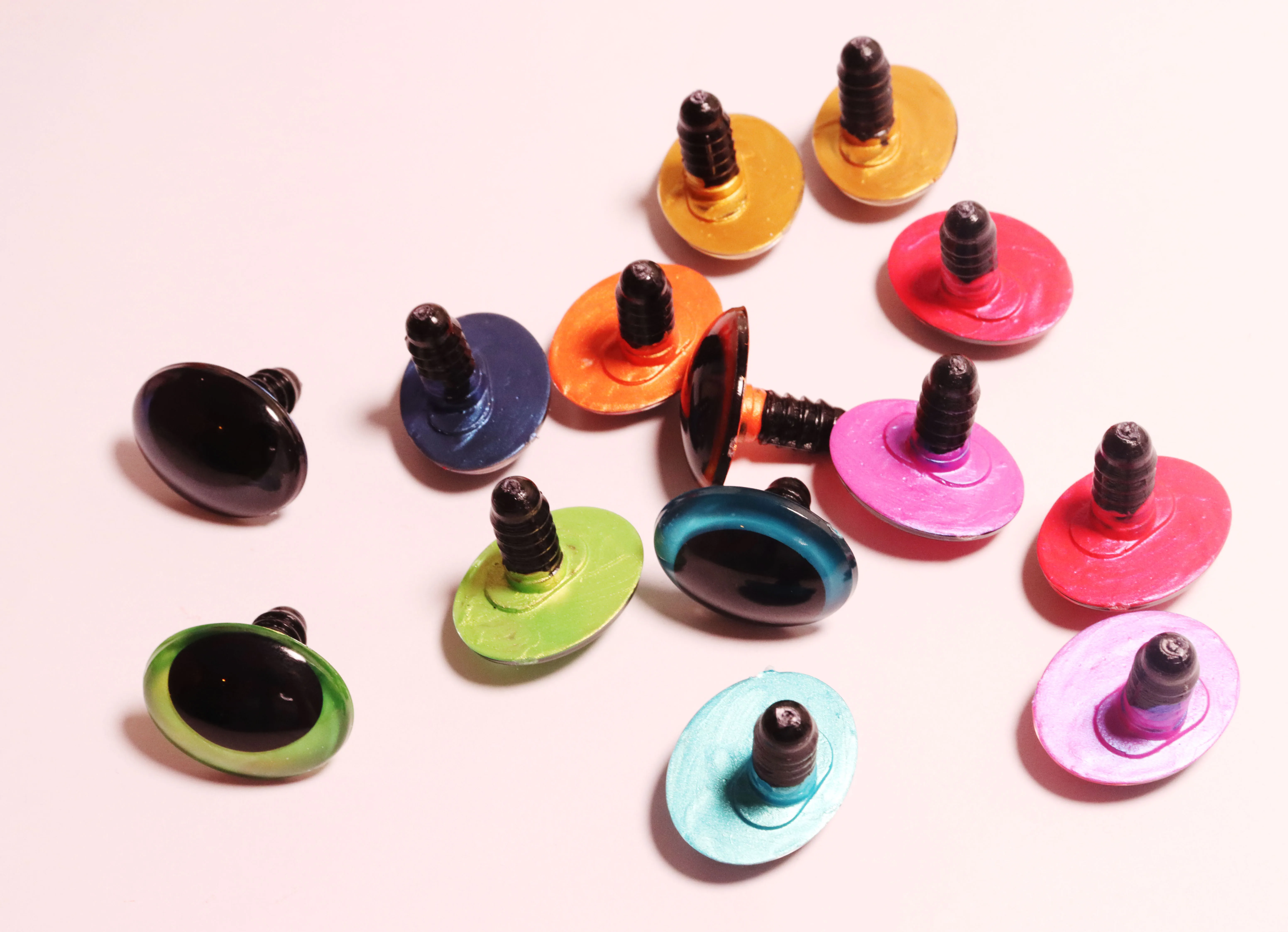 20 Stück handbemalte, gemischte Farben, neuer Stil, 18 x 24 mm, ovale Sicherheitsaugen für Spielzeug mit Handpress-Unterlegscheibe für DIY-Plüschpuppen und Zubehör – Detail 8