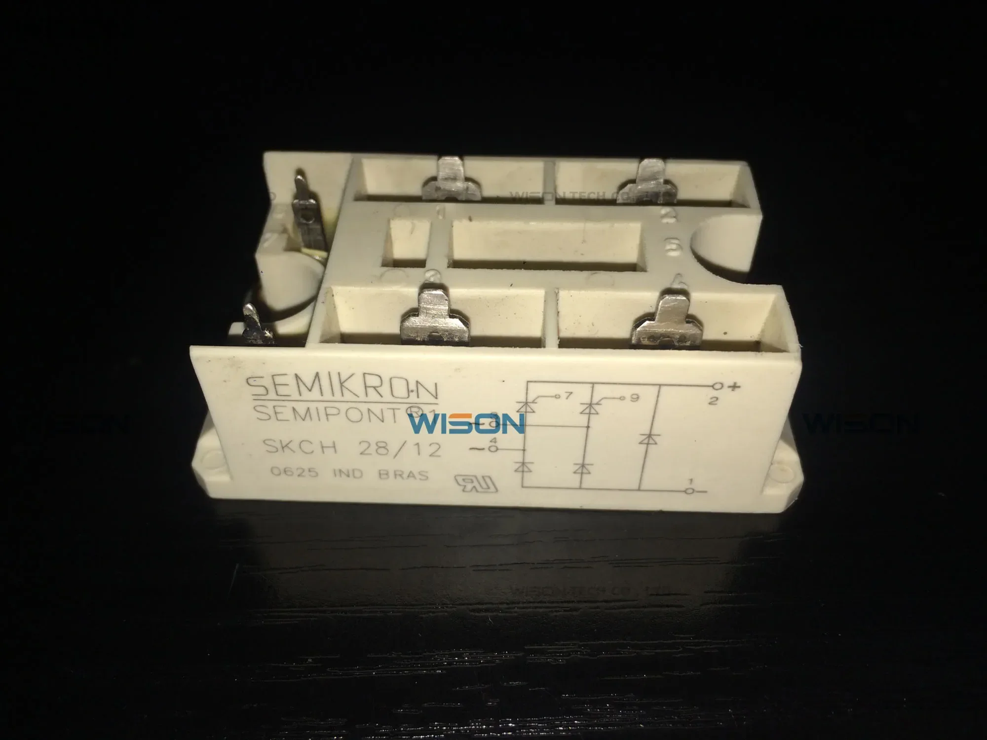 SKCH28-14 SKCH28-12 SKCH28-16 SKCH28/12 SKCH28/14 SKCH28/16 SKCH28/08 SKCH28/04 شحن مجاني جديدة ومبتكرة IGBT وحدة