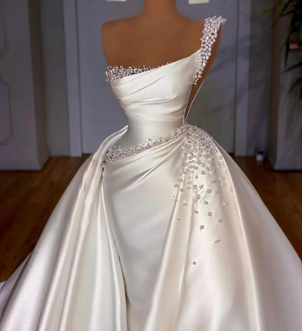 Abiti da sposa in raso chiesa abiti eleganti Vintage una spalla perline abiti da sposa da sposa bianco una linea abiti da sposa arabi