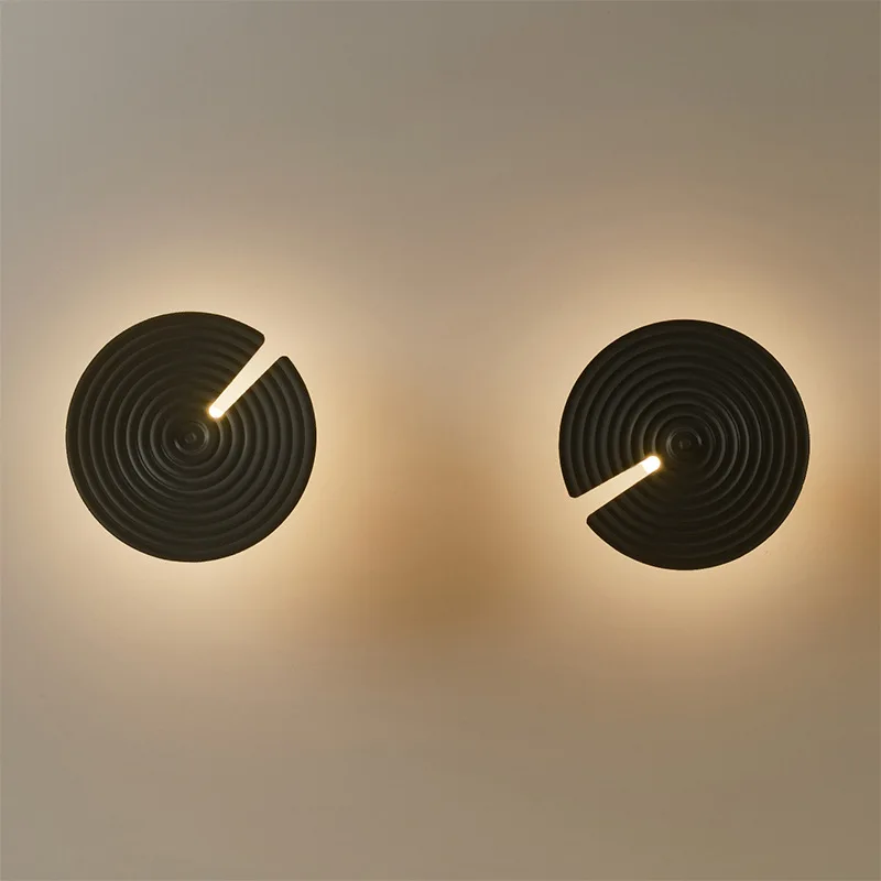 Modern UFO LED Wall Lamp Black Flying Saucer Wall Lamp for Living Room Bedroom Bedsides Aisle Corridor Decor Wall Lighting