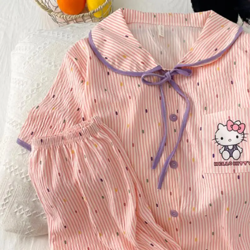 

Новая серия: Дышащие домашние халаты и шорты с коротким рукавом в стиле аниме для студентов. Модные, милые, для повседневной носки, идеально подходят для прохладного лета.