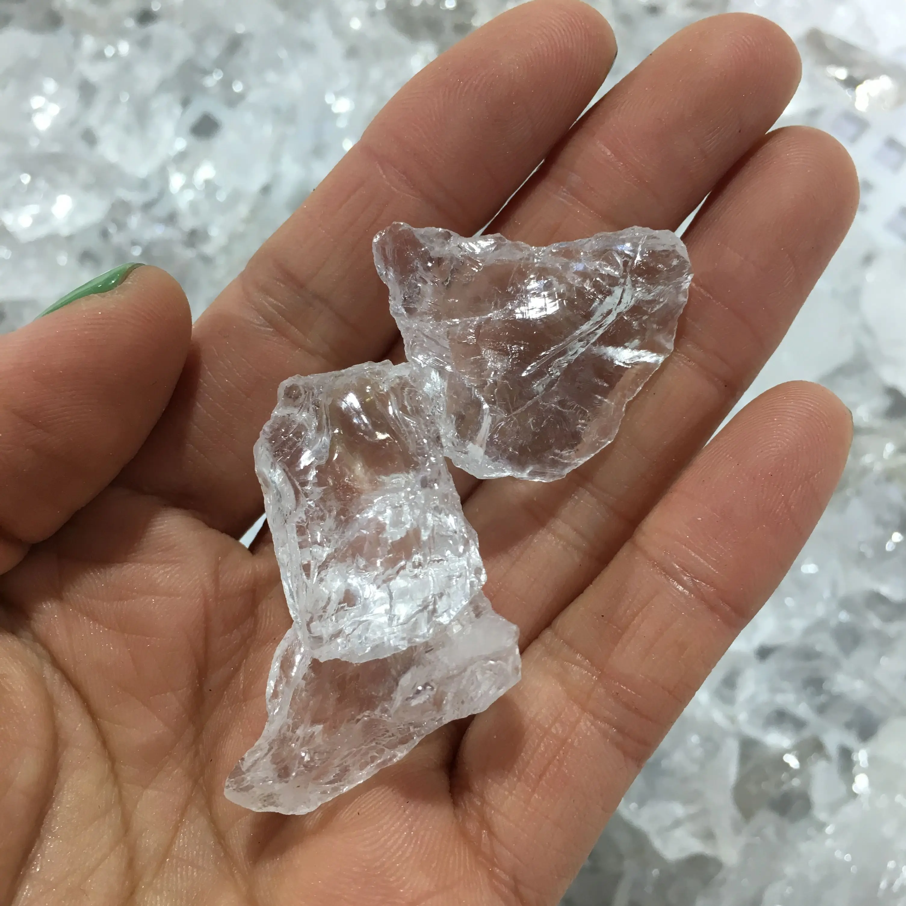 

Natural Mineral White Quartz Crystal Stone Rock Chips Specimen Healing collection natural crystal fish tank stone