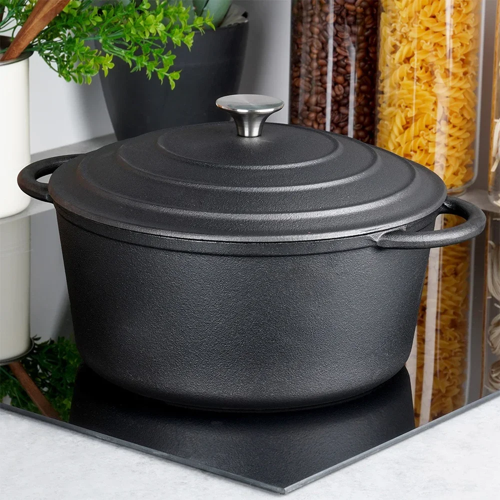 Cot with cast iron lid 26 cm, 5 L