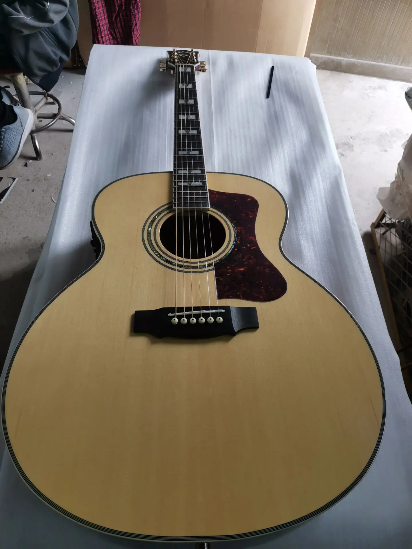 

Guild Jumbo 6-String Acoustic Electric Guitar Natural Color for Adults Full Size Beginner And Intermediate Players