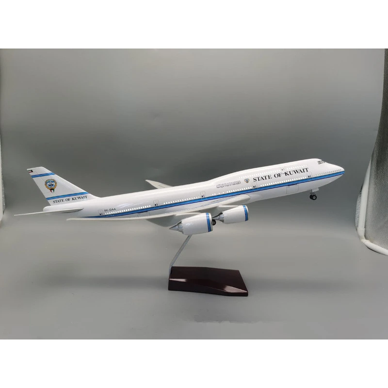 1/150 Scale Model State Of Kuwait Airways B747-8 Airplane Toys Airline With Light Resin Plane Collection Display Decoration Gift