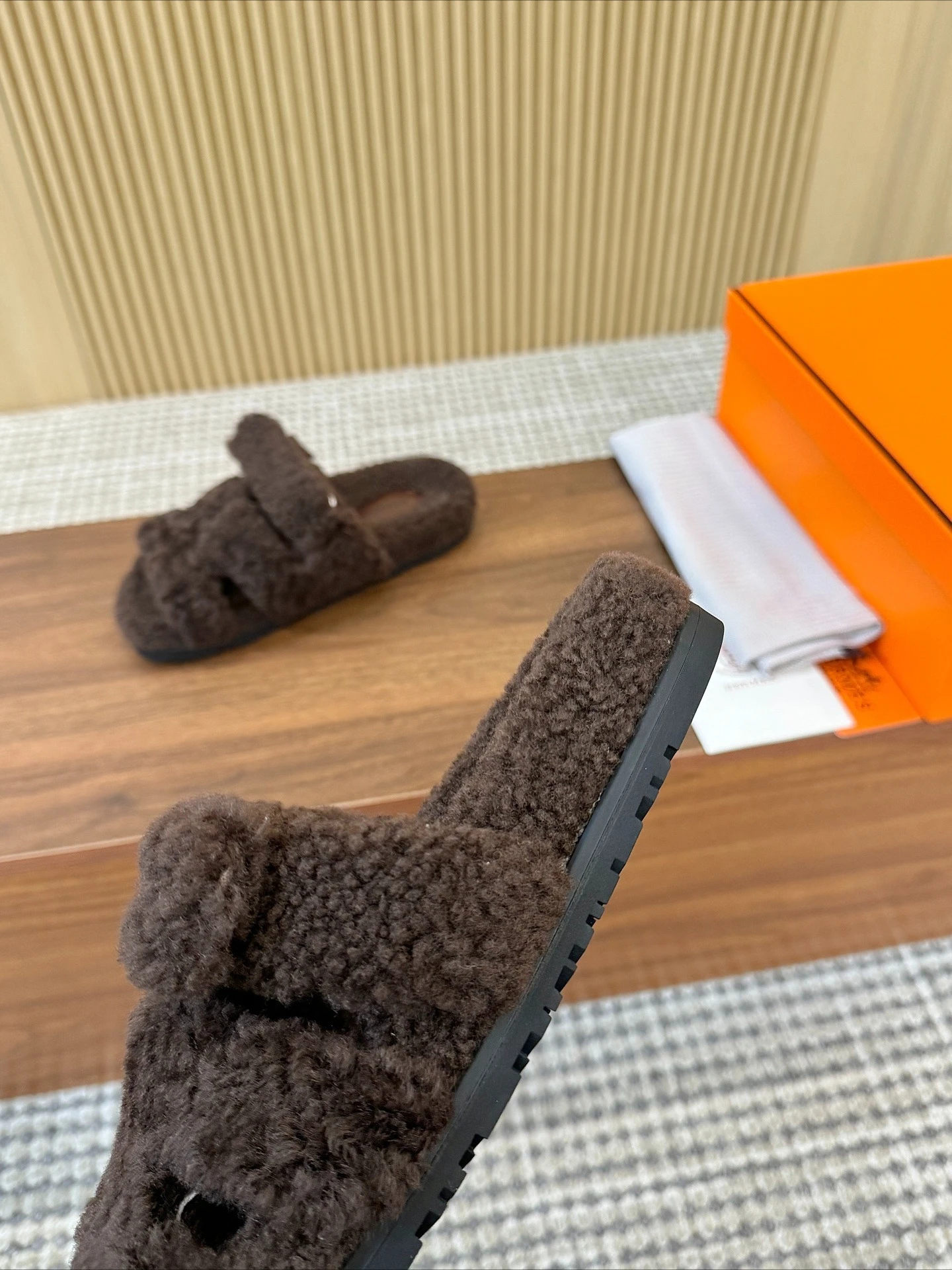 H Jesienno-zimowe pluszowe kapcie domowe do użytku wewnątrz i na zewnątrz, antypoślizgowe, z miękką podeszwą, ciepłe, wygodne, unisex, dla dorosłych, uroczy prezent na Nowy Rok