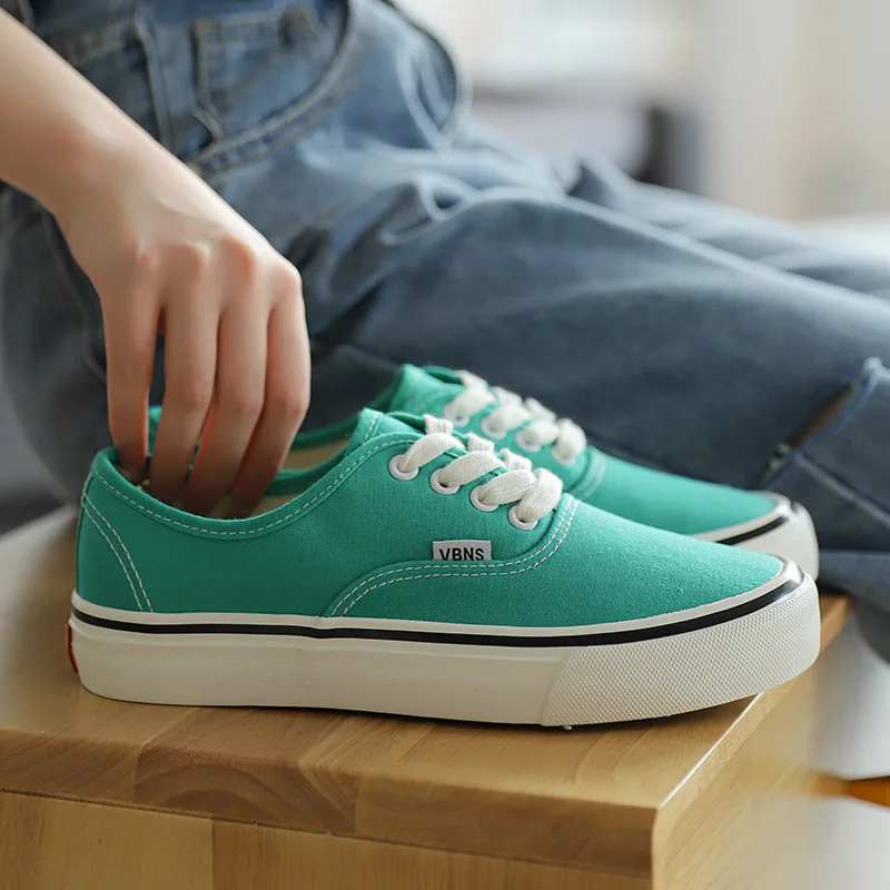 Men's Women's Solid Color Lace-up Canvas Shoes Soft Sole Fashion Classic Outdoor Leisure Skateboard Play Photo Matching