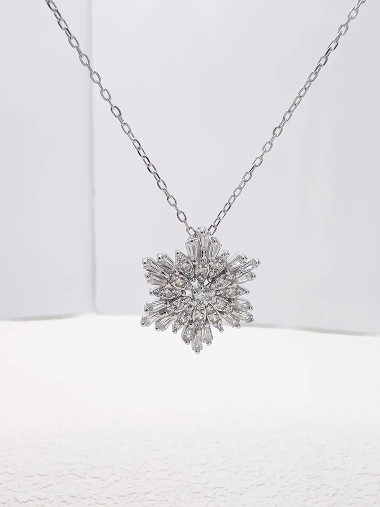 

S925 Sterling Silver Necklace Women Snowflake Zirconia Pendant Gorgeous Collarbone Chain For Women Daily Wear Holiday Party Gift