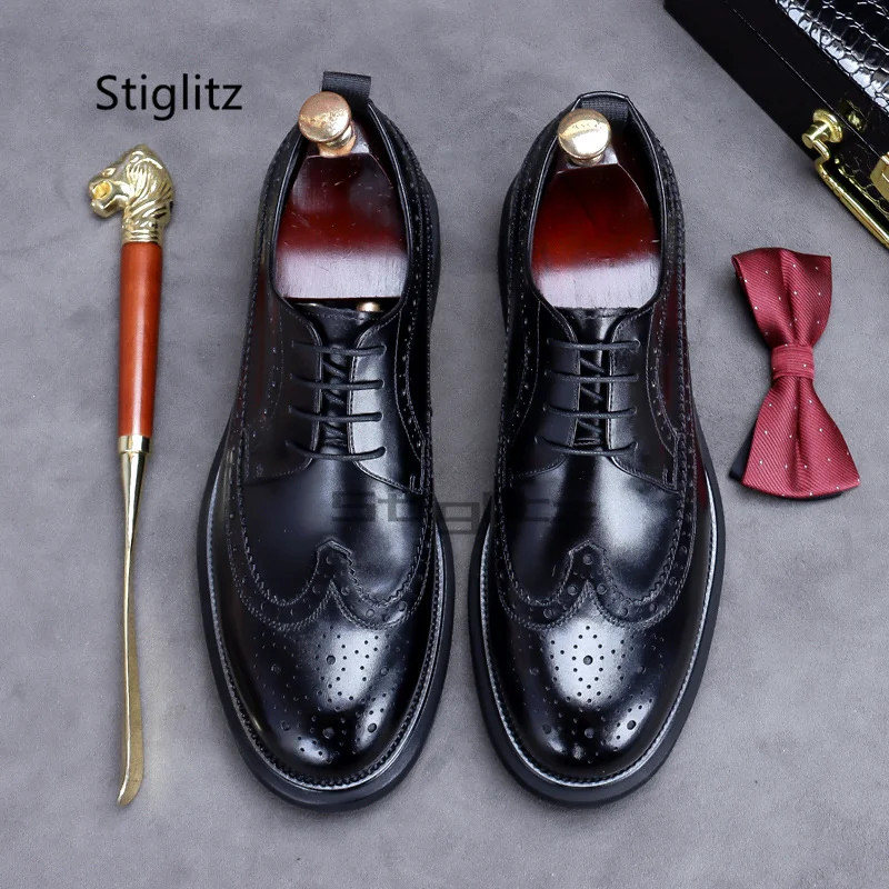 Vestido de couro de vaca sapatos masculinos brogue rendas até sapatos de negócios casual estilo britânico coreano marrom preto sapatos masculinos novo em