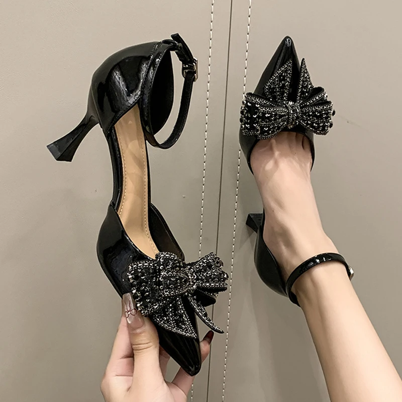 

Eilyken Street Style Fashion Crystal Butterfly kont Pumps Women Pointed Toe Thin Heels Buckle Strap Wedding Party Shoes