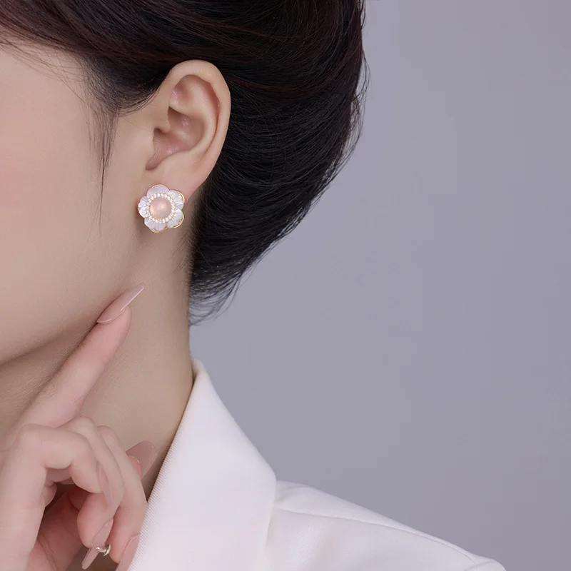 جديد الأذن مشبك الأقراط حلقة قلادة المتخصصة نمط ضوء الفاخرة والالتطور حساسة وتنحيف الوجه