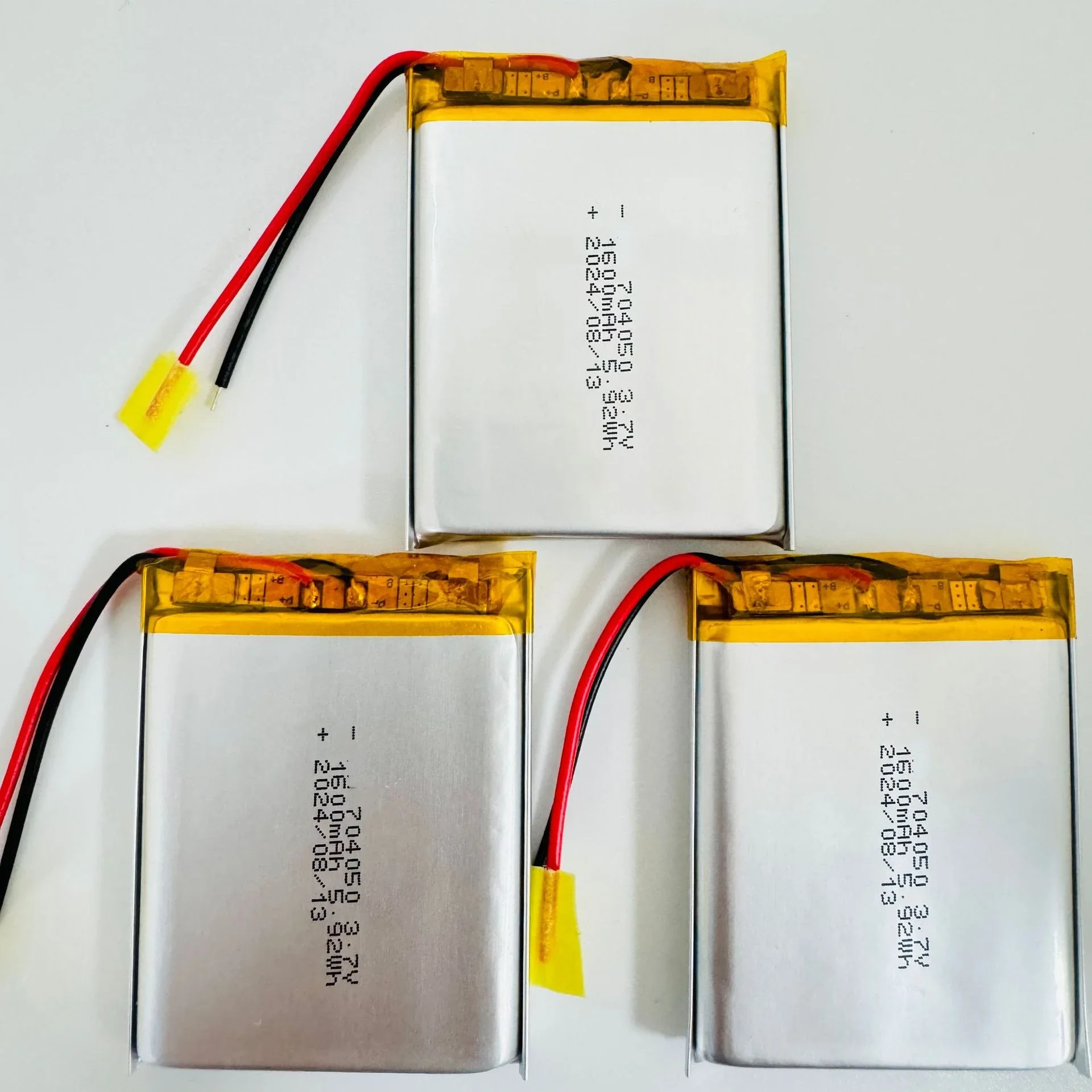 

3.7V 704050 1600mAh Polymer Lithium Battery Suitable for Unmanned Aerial Vehicle PSP Switch Recording Pen Electronic