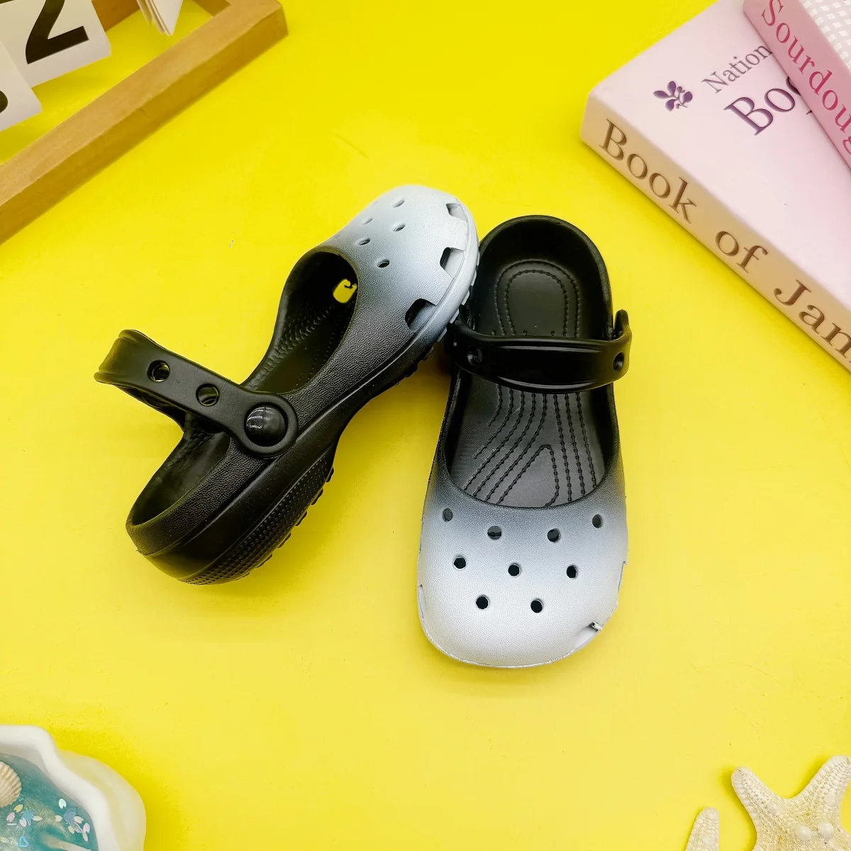 Summer Cartoon Gradient Barefoot Shoes Ballet Shoes Mary Jane Girls' Closed-Toe Sandals Beach Shoes Clogs 853