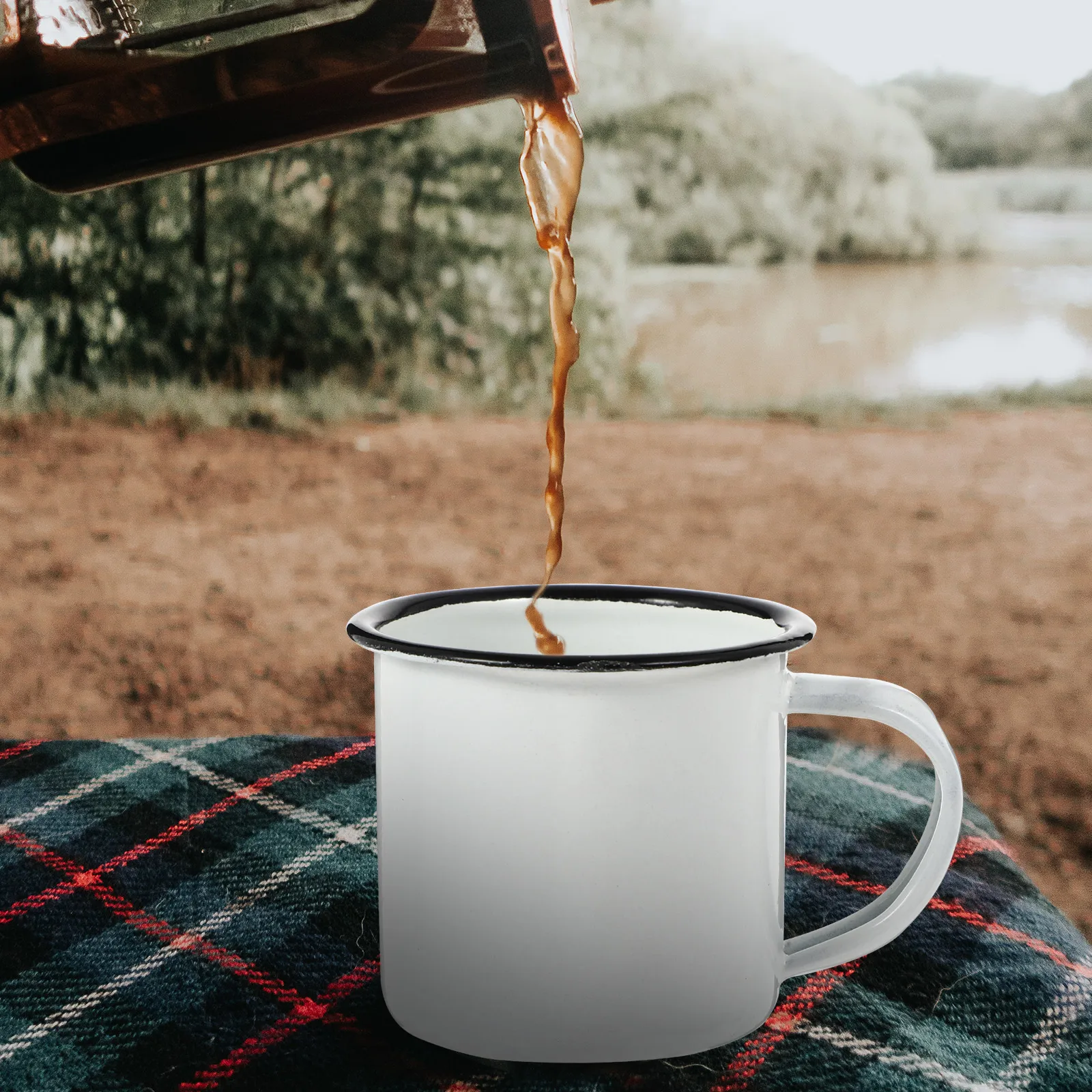 

1pc Vintage Iron Cups Retro Enamel Mugs Heat Insulated Comfortable Handle Kitchen Barware Travel Camping