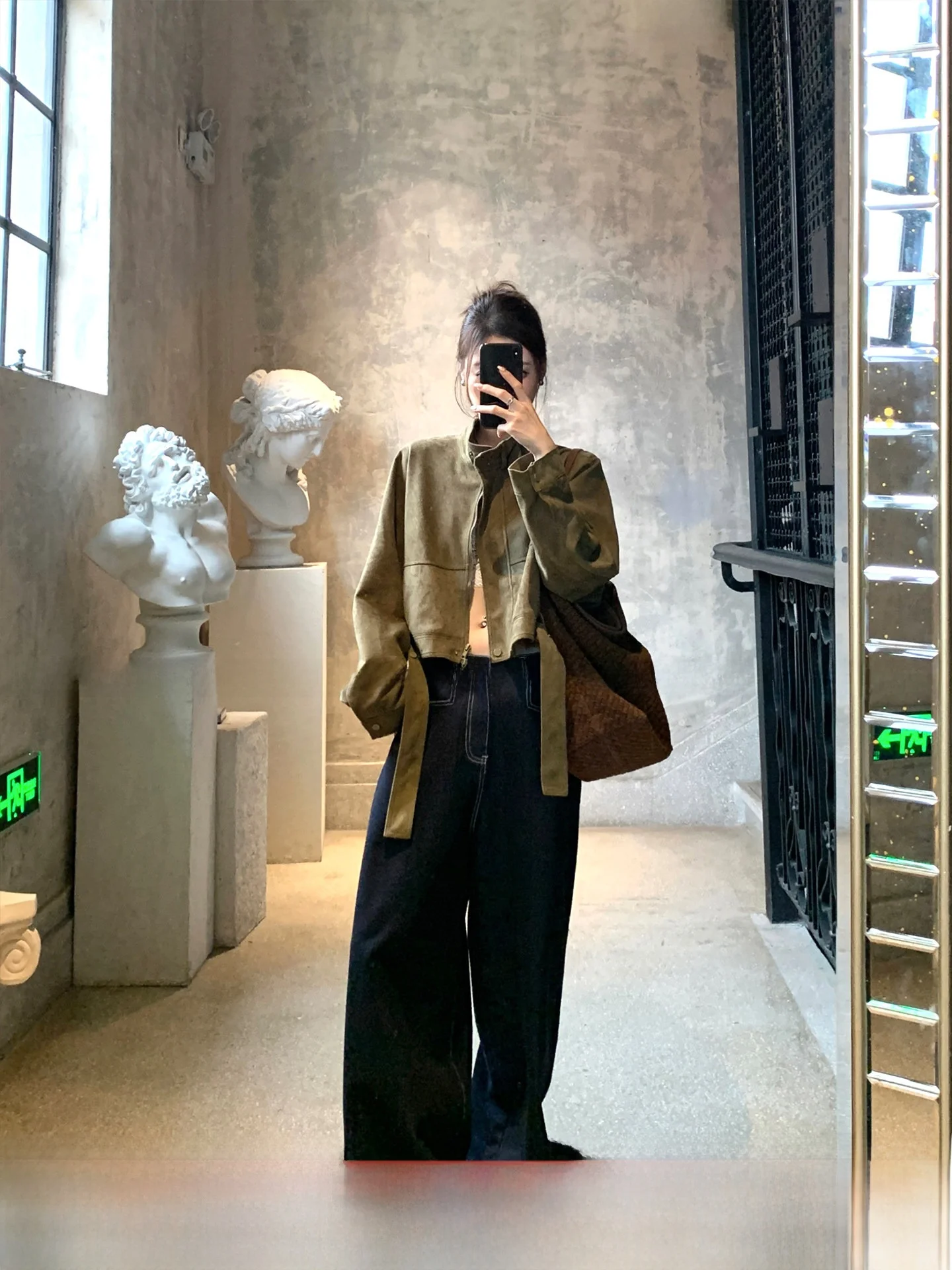 

Женская укороченная замшевая куртка GV с воротником-стойкой, на молнии, с длинными рукавами, свободного кроя, осенняя новинка