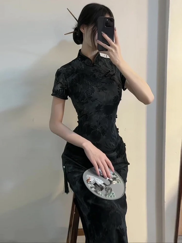 

Элегантное черное ципао в стиле ретро: китайское платье с высоким воротником, длинное, с жемчужной отделкой, для женщин